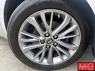 Used 2017 Toyota Avensis Business Edition Silver - Interior and Exterior details 2