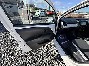 Used 2017 Toyota Aygo White - Interior and Exterior details 10