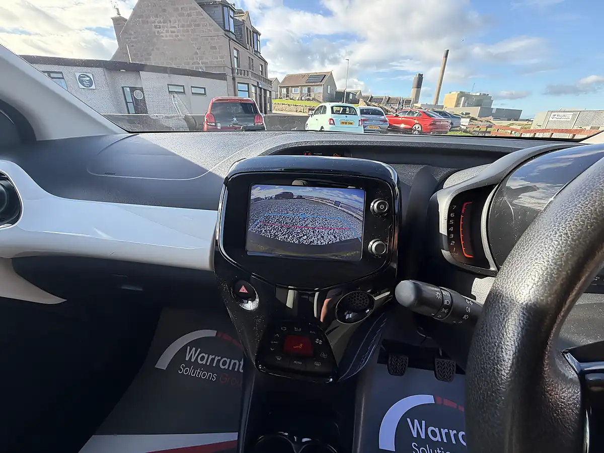 Used 2017 Toyota Aygo White - Interior and Exterior details 17