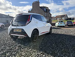 Used 2017 Toyota Aygo White - Interior and Exterior details 6