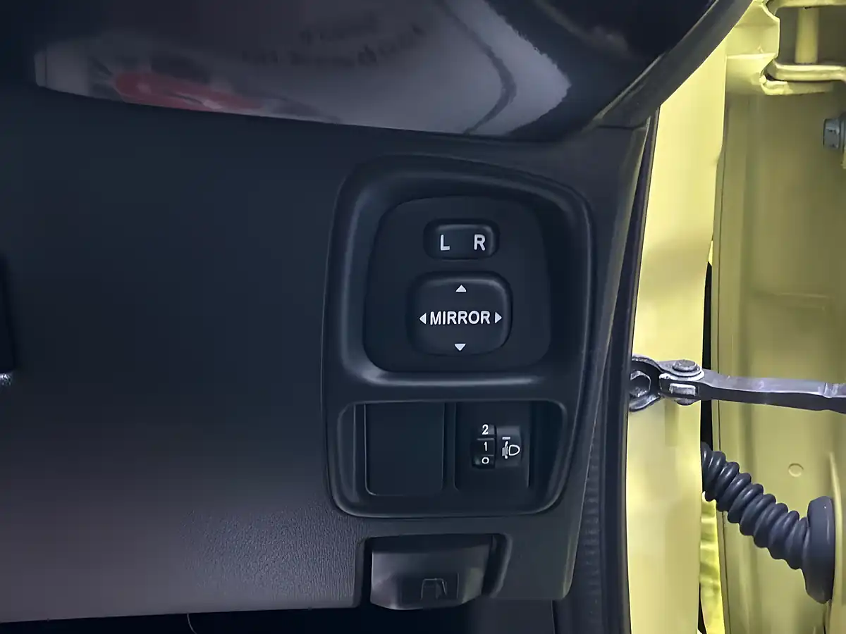 Used 2017 Toyota Aygo X-Cite 3 Yellow - Interior and Exterior details 15