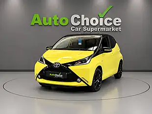 Used 2017 Toyota Aygo X-Cite 3 Yellow - Interior and Exterior details 3
