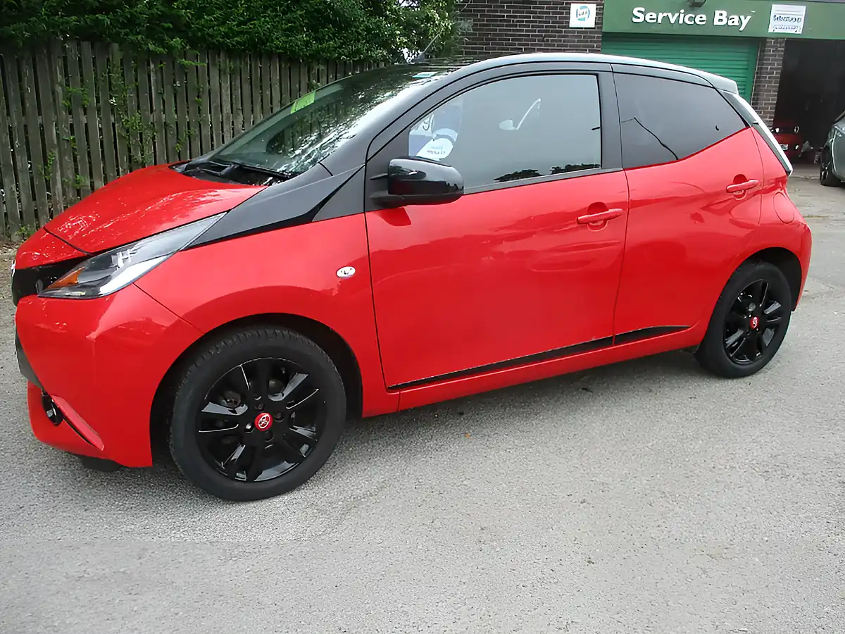 Used 2017 Toyota Aygo X-Cite 4 Red - Front View