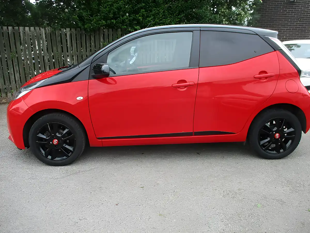 Used 2017 Toyota Aygo X-Cite 4 Red - Interior and Exterior details 10