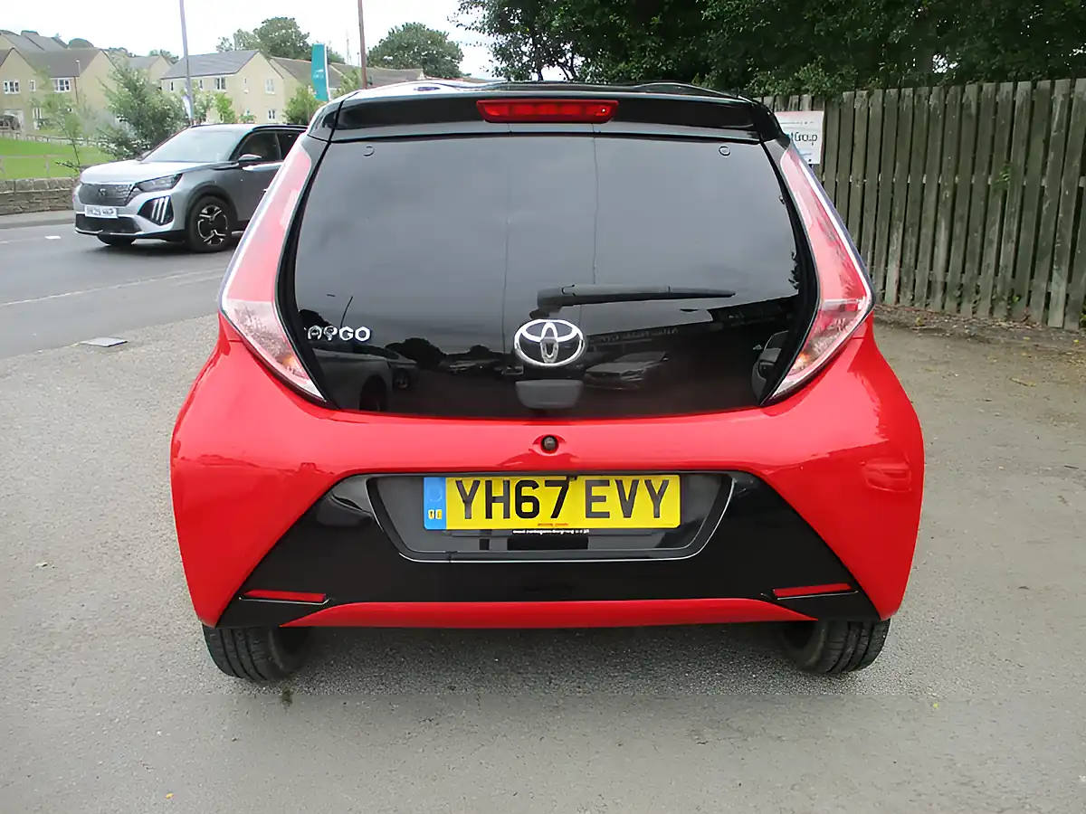 Used 2017 Toyota Aygo X-Cite 4 Red - Interior and Exterior details 8