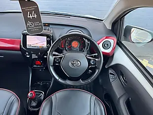 Used 2017 Toyota Aygo X-Claim Funroof White - Interior and Exterior details 11