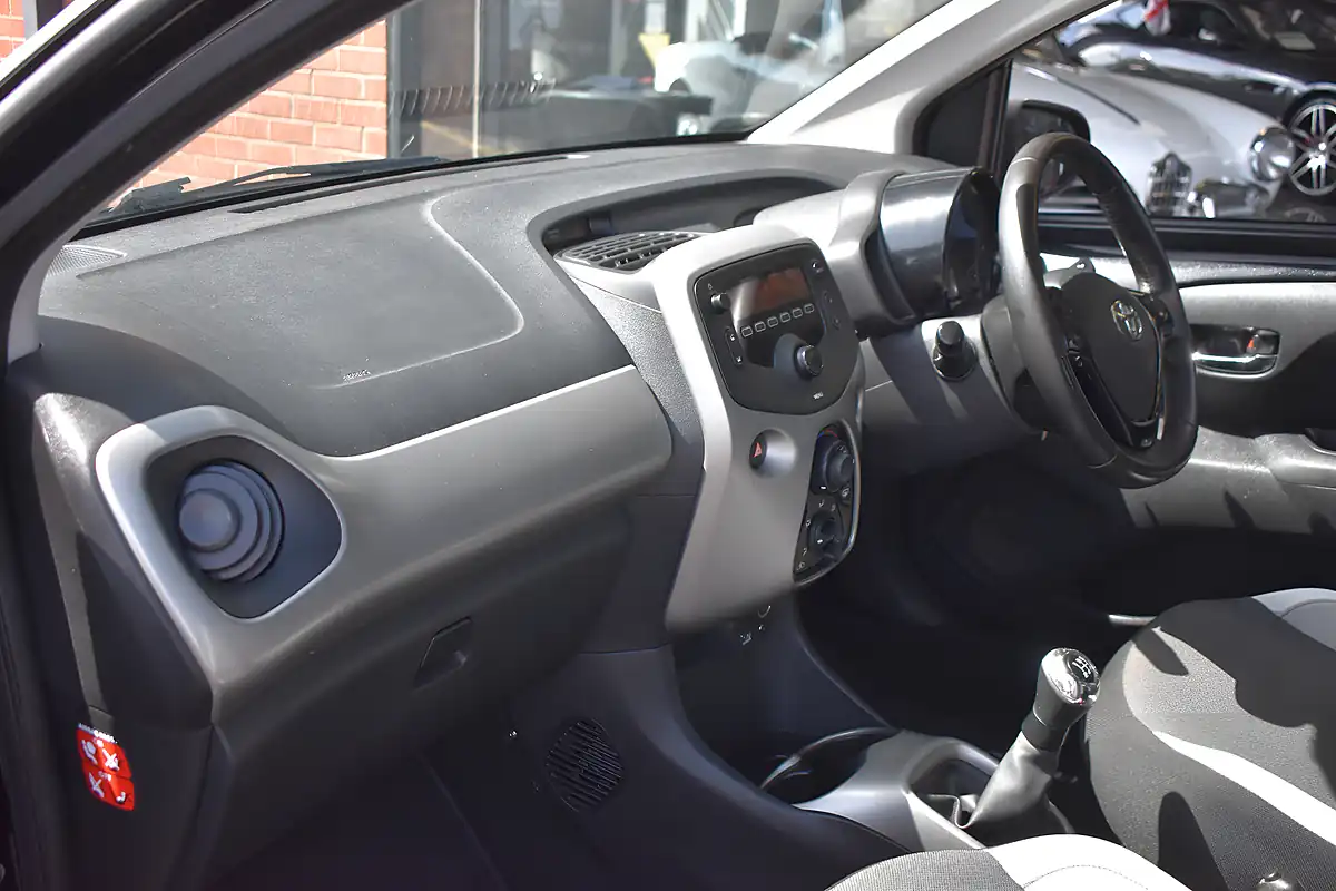 Used 2017 Toyota Aygo X-Play Bold Black - Interior and Exterior details 14