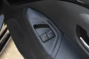 Used 2017 Toyota Aygo X-Play Bold Black - Interior and Exterior details 15