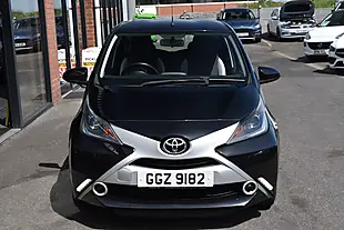 Used 2017 Toyota Aygo X-Play Bold Black - Interior and Exterior details 3