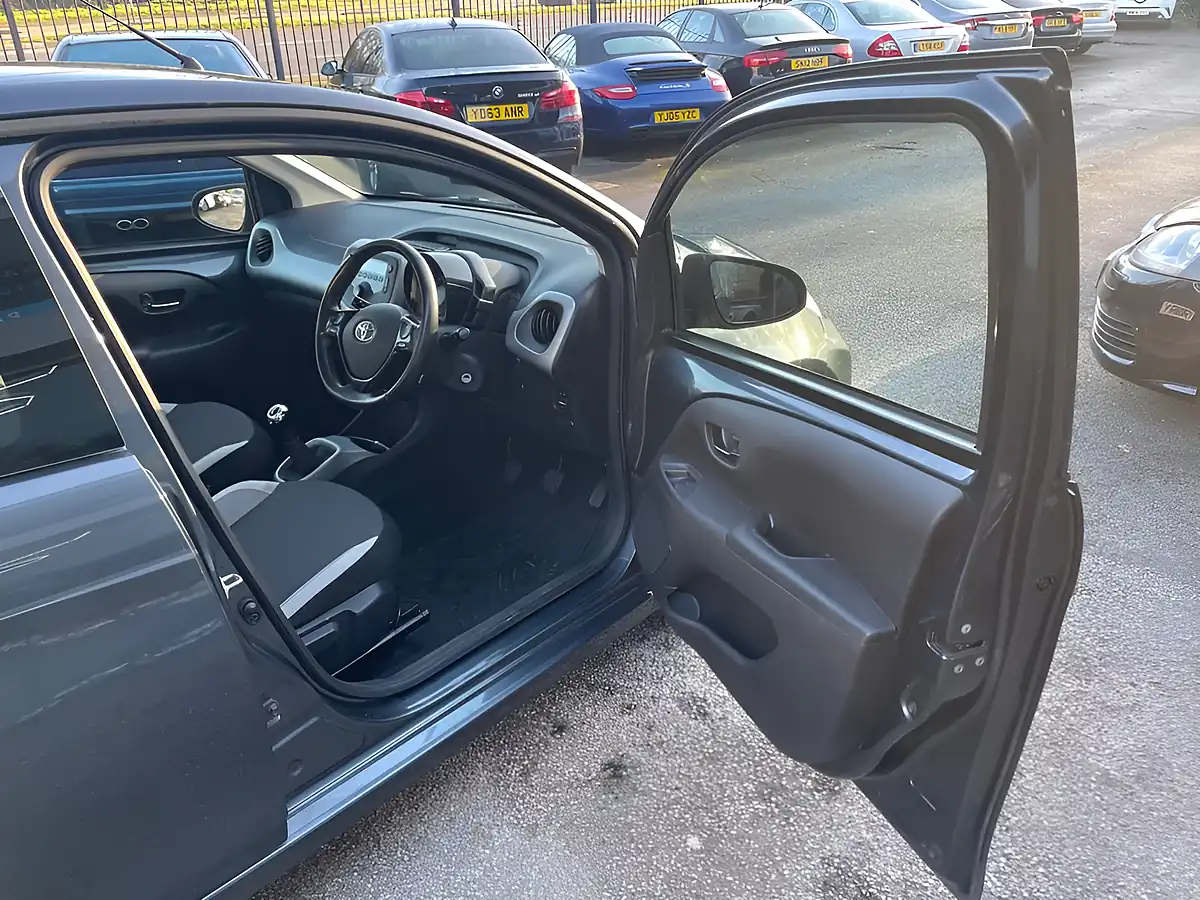 Used 2017 Toyota Aygo X-Play Grey - Interior and Exterior details 8