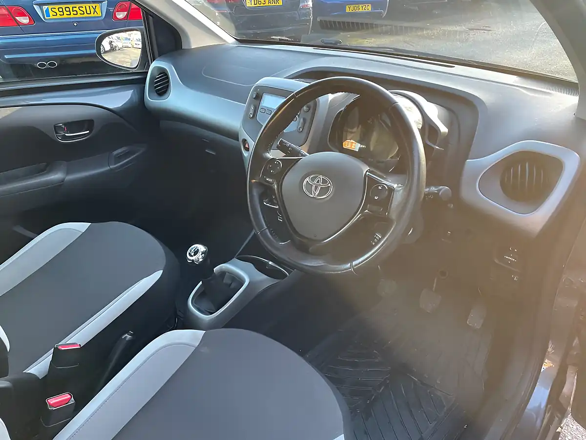 Used 2017 Toyota Aygo X-Play Grey - Interior and Exterior details 9