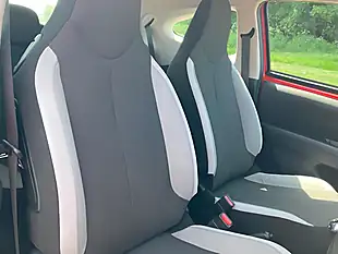 Used 2017 Toyota Aygo X-Play Red - Interior and Exterior details 15