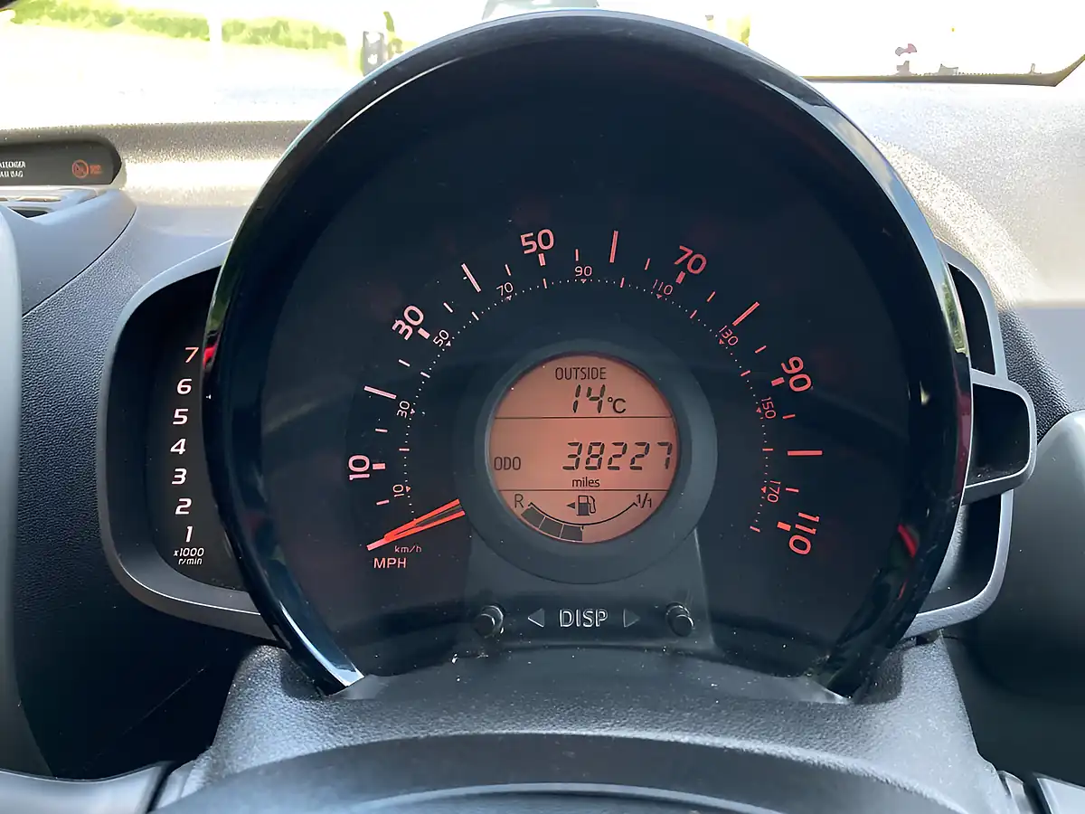 Used 2017 Toyota Aygo X-Play Red - Interior and Exterior details 20
