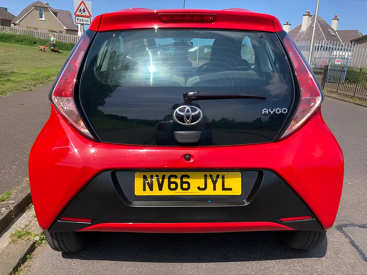 Used 2017 Toyota Aygo X-Play Red - Interior and Exterior details 3