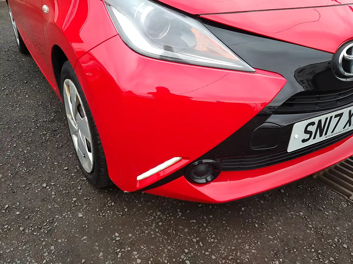 Used 2017 Toyota Aygo X-Play Red - Interior and Exterior details 10