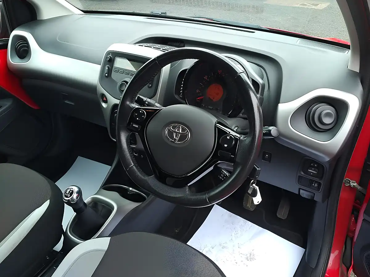 Used 2017 Toyota Aygo X-Play Red - Interior and Exterior details 11