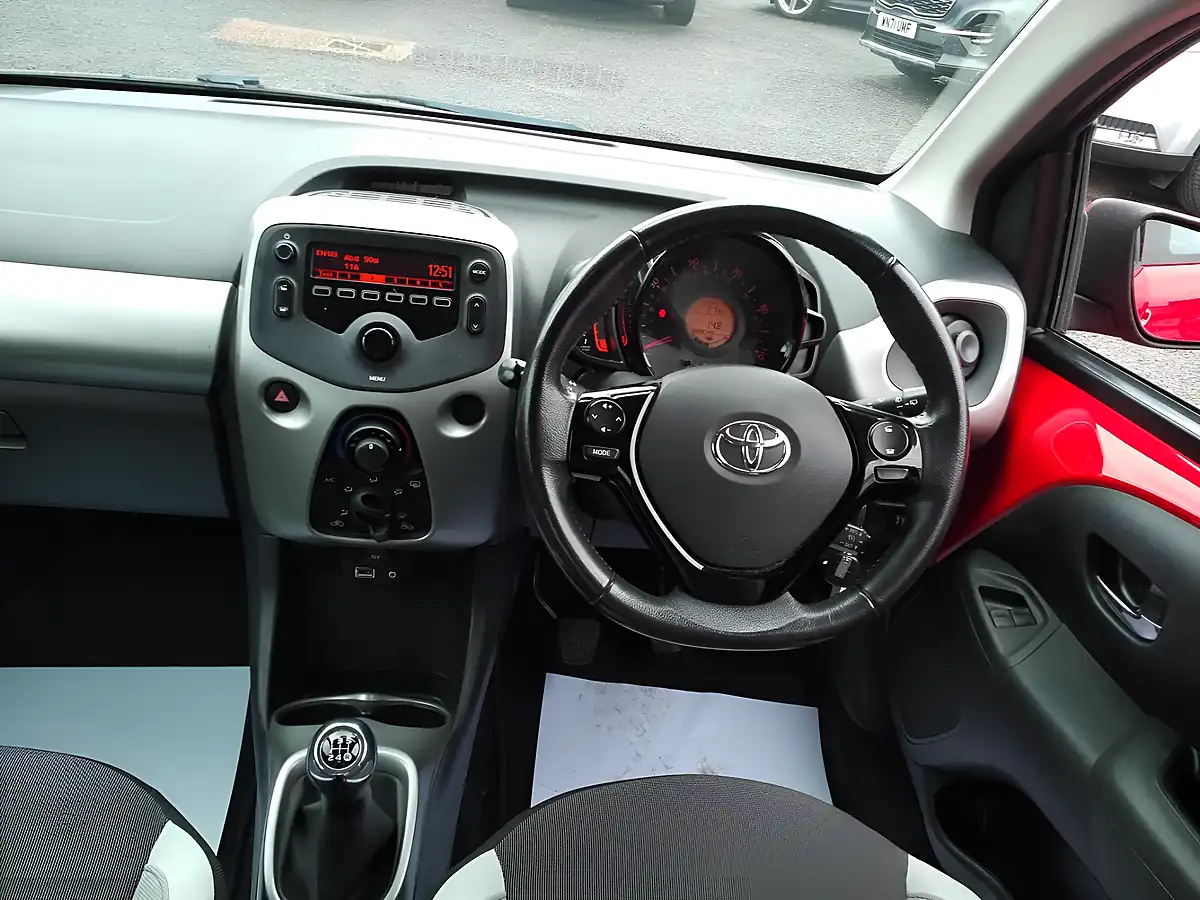 Used 2017 Toyota Aygo X-Play Red - Interior and Exterior details 12