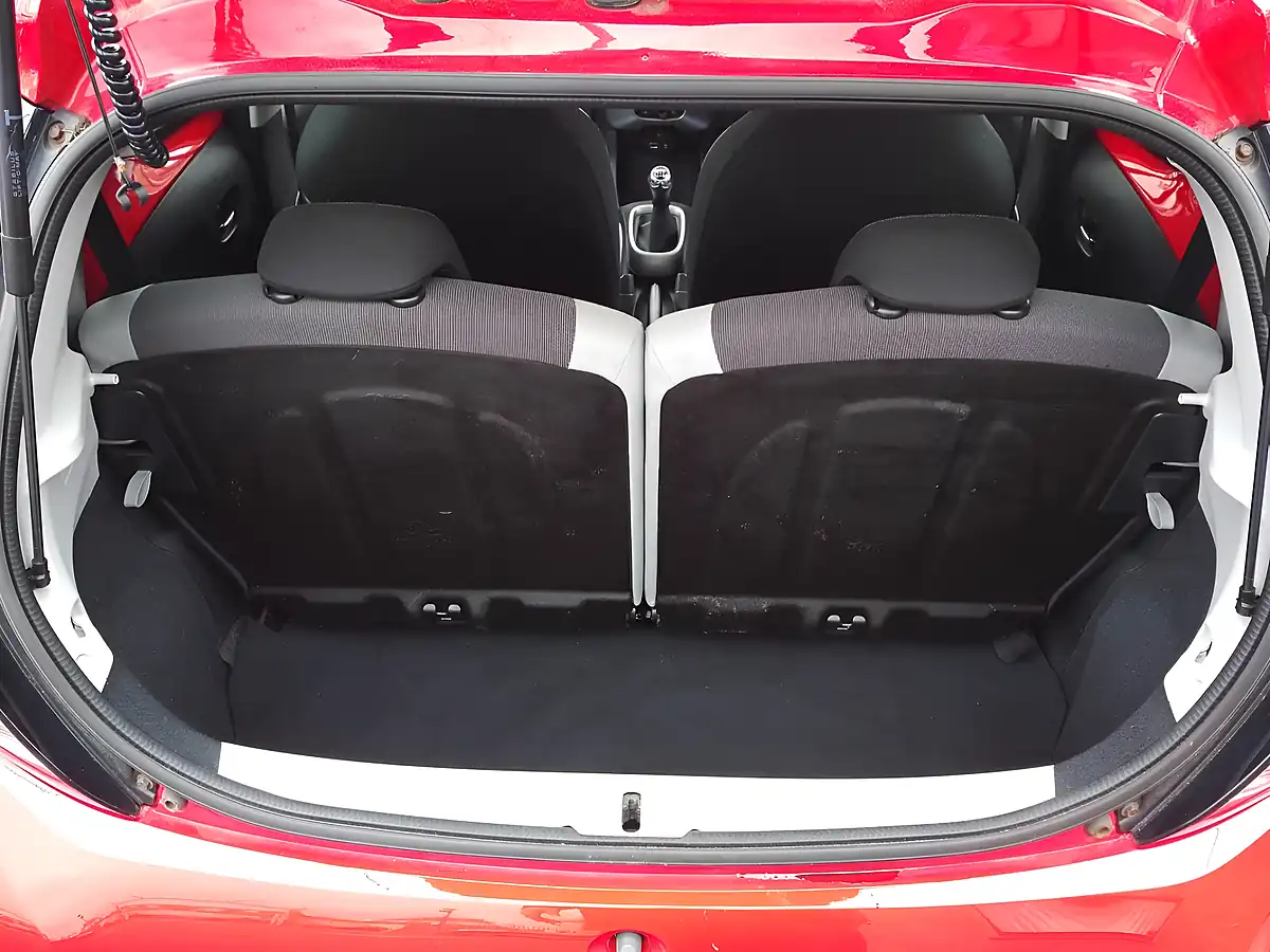 Used 2017 Toyota Aygo X-Play Red - Interior and Exterior details 15