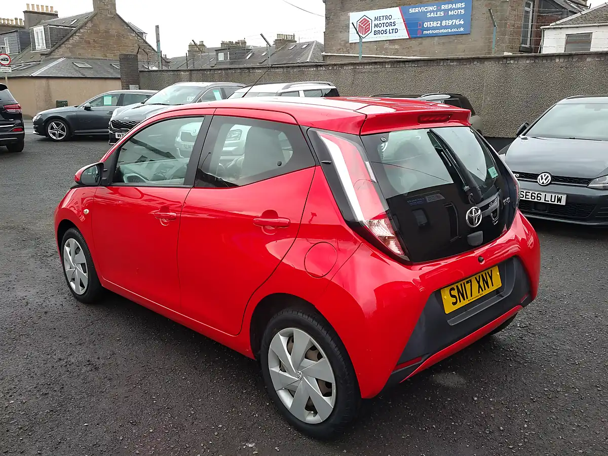 Used 2017 Toyota Aygo X-Play Red - Interior and Exterior details 3