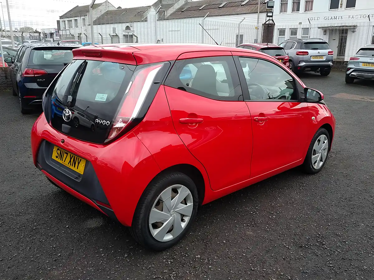 Used 2017 Toyota Aygo X-Play Red - Interior and Exterior details 5