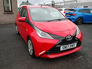 Used 2017 Toyota Aygo X-Play Red - Interior and Exterior details 9