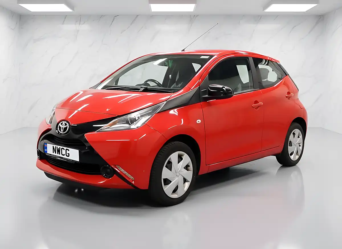 Used 2017 Toyota Aygo X-Play Red - Interior and Exterior details 2