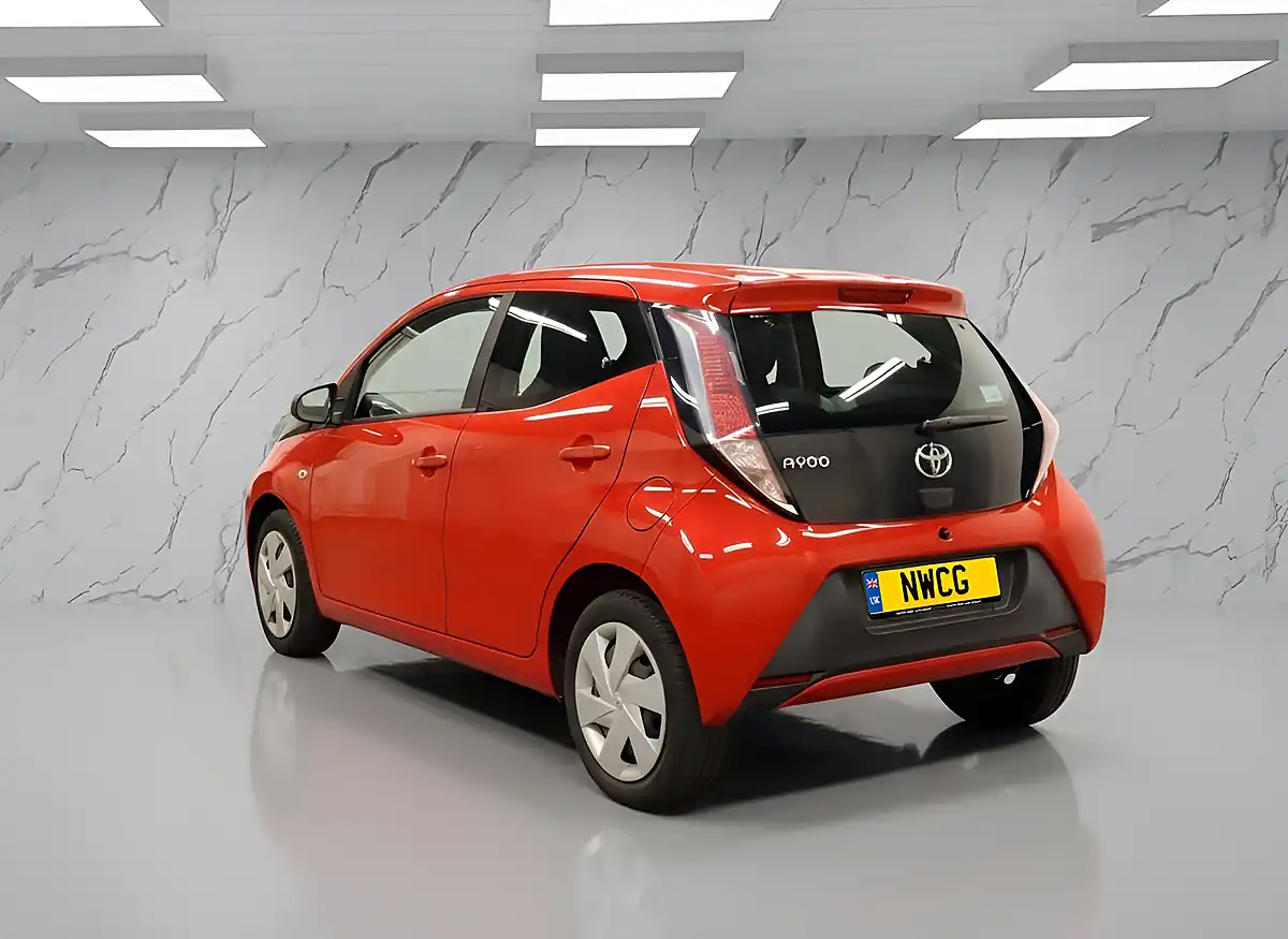 Used 2017 Toyota Aygo X-Play Red - Interior and Exterior details 3