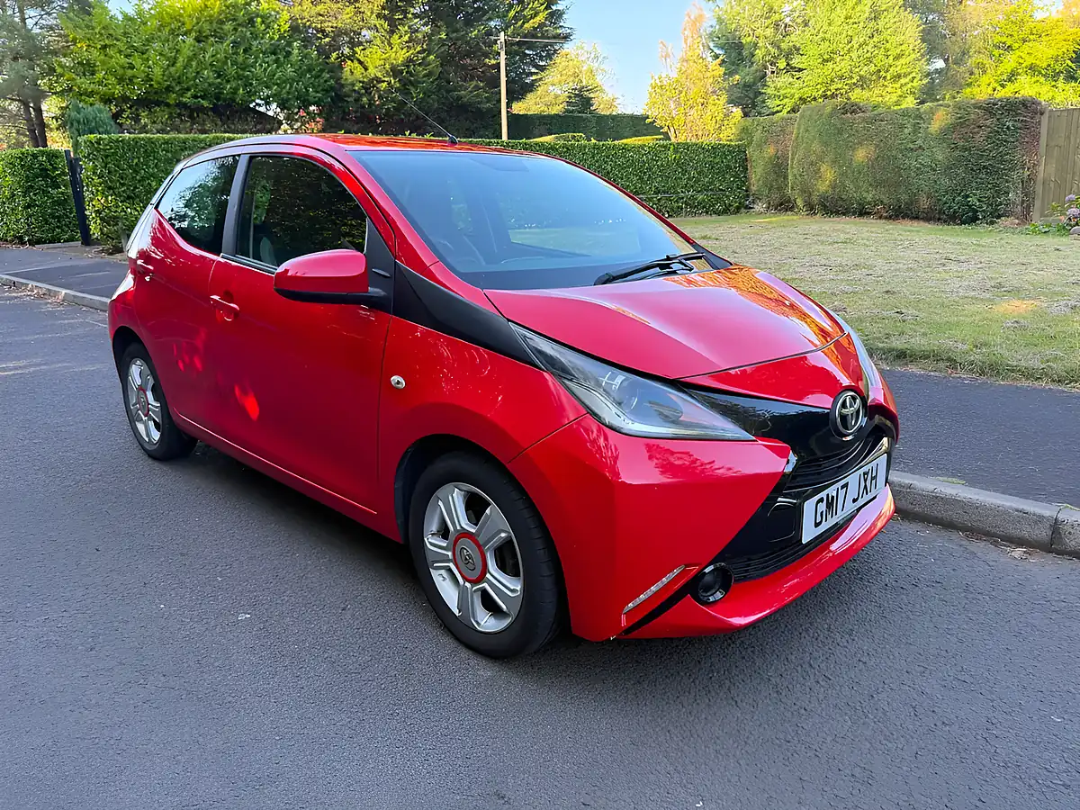 Used 2017 Toyota Aygo X-Play Red - Front View