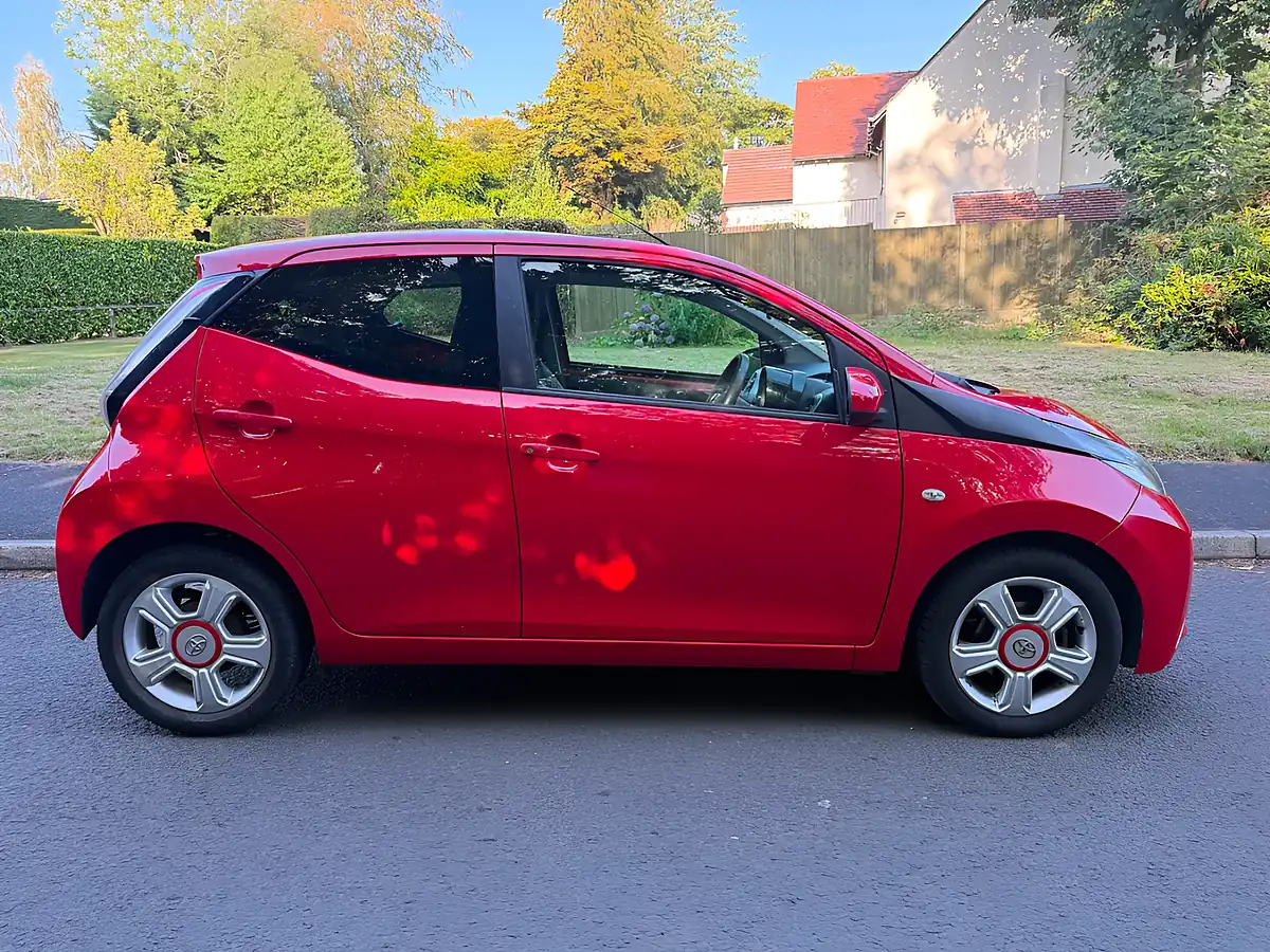 Used 2017 Toyota Aygo X-Play Red - Interior and Exterior details 2