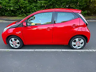 Used 2017 Toyota Aygo X-Play Red - Interior and Exterior details 5