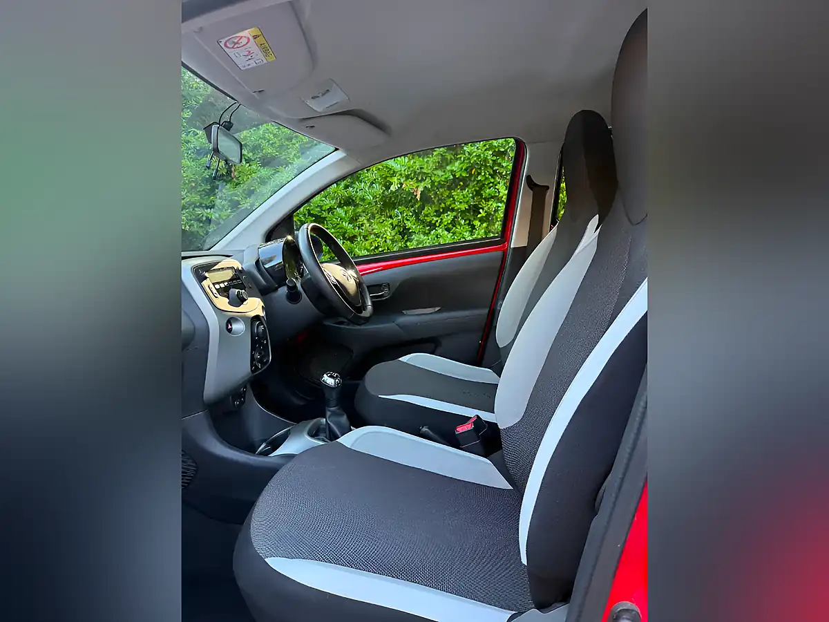 Used 2017 Toyota Aygo X-Play Red - Interior and Exterior details 8