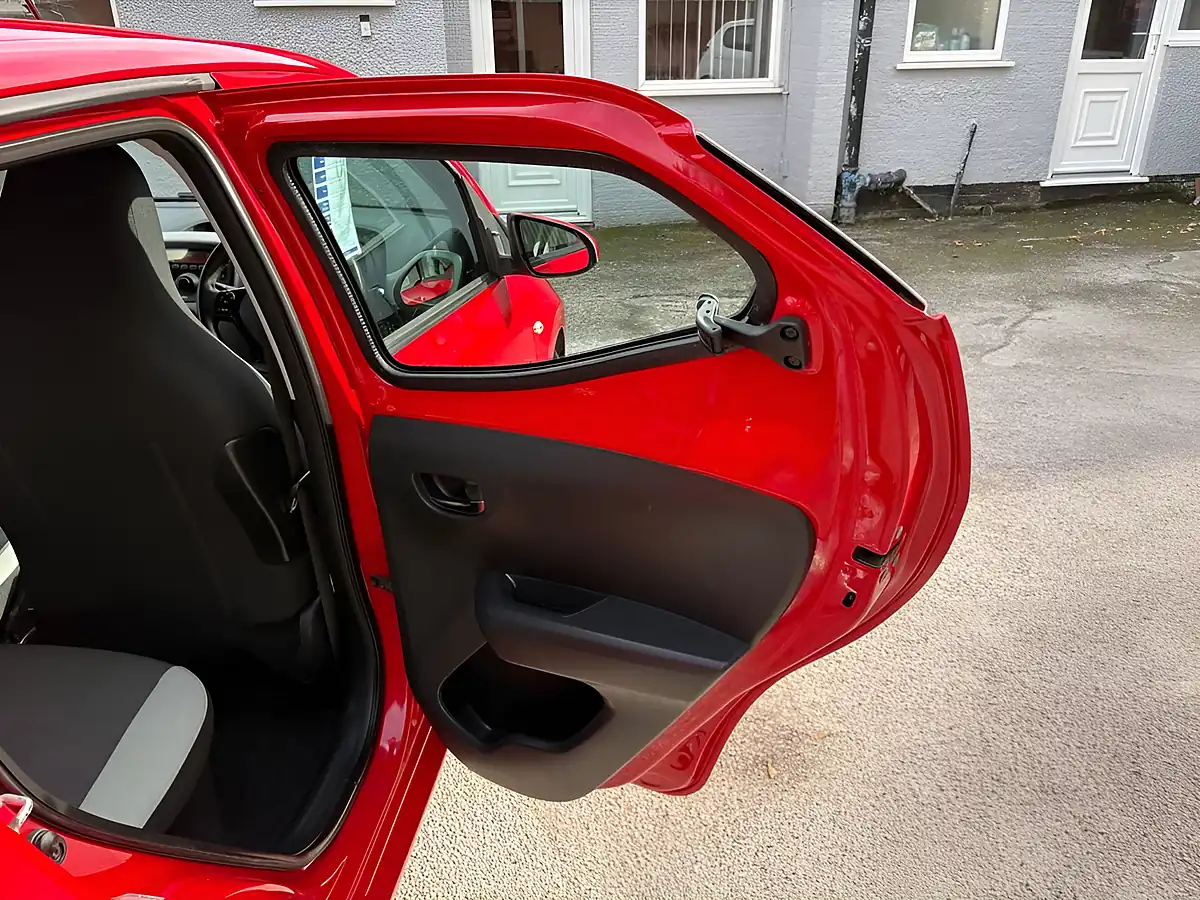 Used 2017 Toyota Aygo X-Play Red - Interior and Exterior details 12