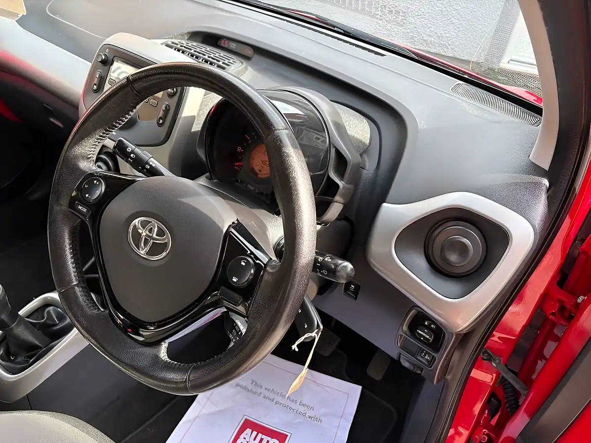 Used 2017 Toyota Aygo X-Play Red - Interior and Exterior details 15