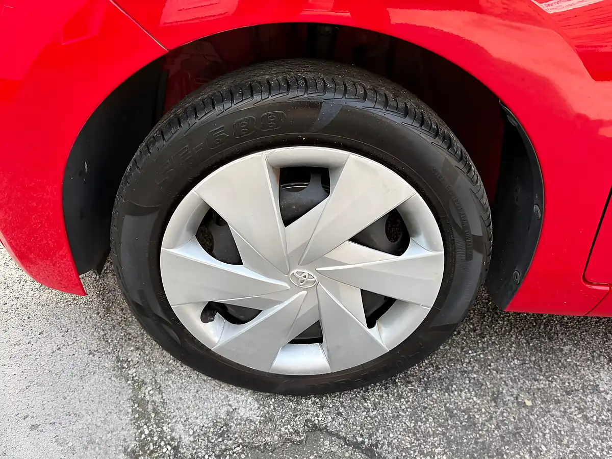 Used 2017 Toyota Aygo X-Play Red - Interior and Exterior details 16