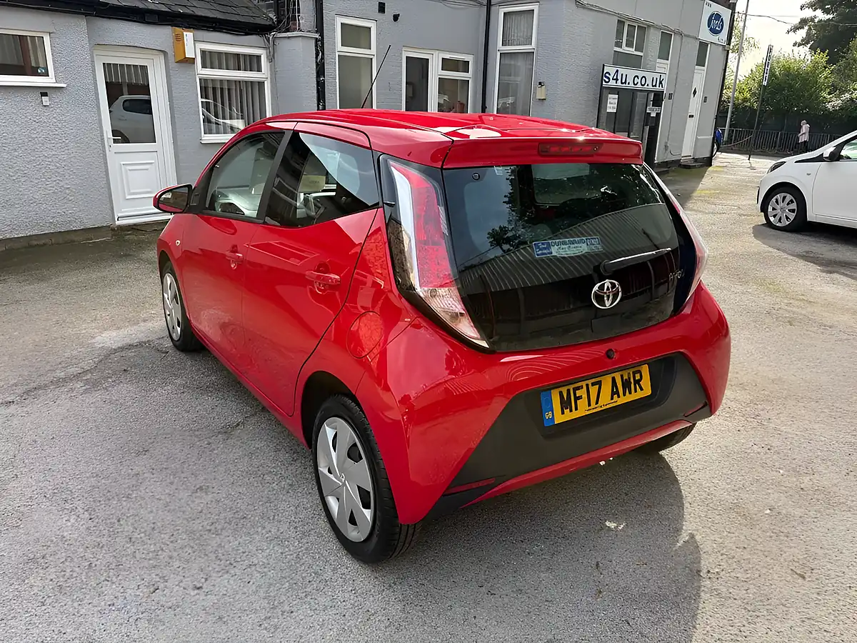 Used 2017 Toyota Aygo X-Play Red - Interior and Exterior details 19
