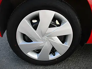Used 2017 Toyota Aygo X-Play Red - Interior and Exterior details 10