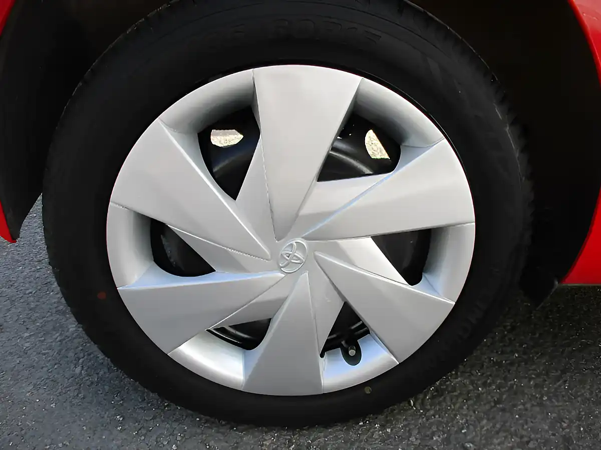 Used 2017 Toyota Aygo X-Play Red - Interior and Exterior details 10