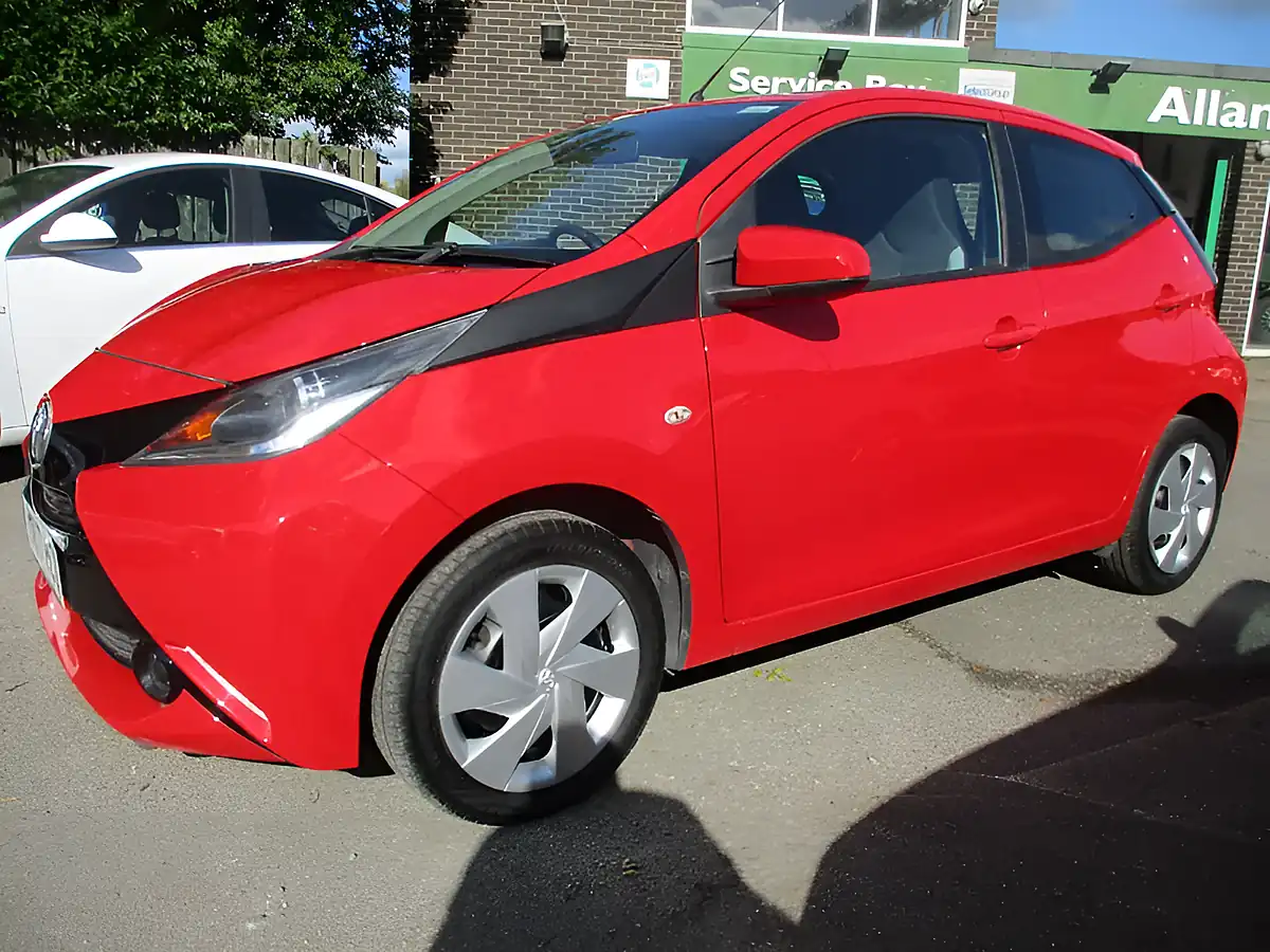 Used 2017 Toyota Aygo X-Play Red - Interior and Exterior details 2