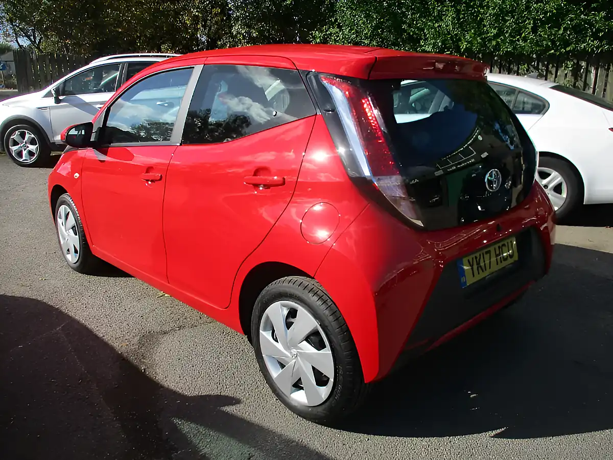 Used 2017 Toyota Aygo X-Play Red - Interior and Exterior details 5