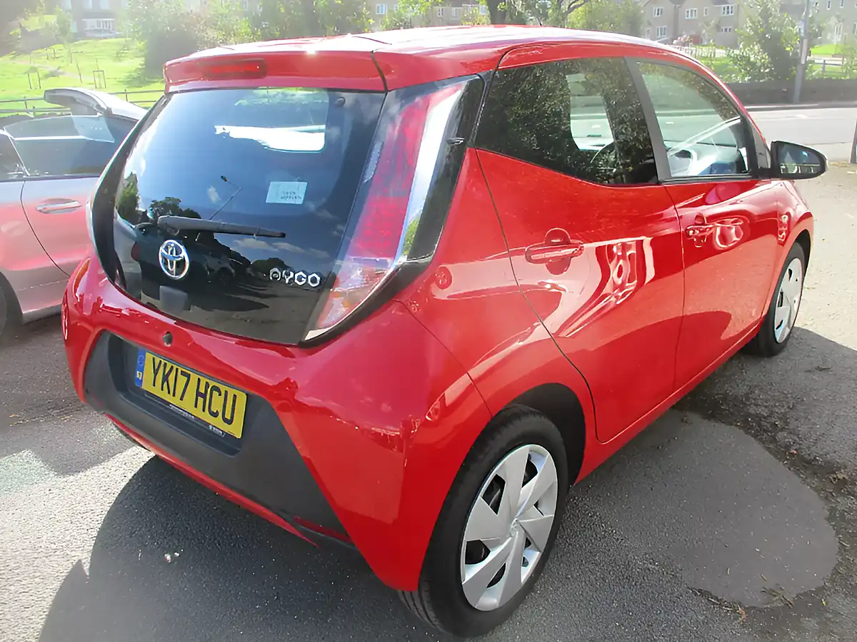 Used 2017 Toyota Aygo X-Play Red - Interior and Exterior details 6