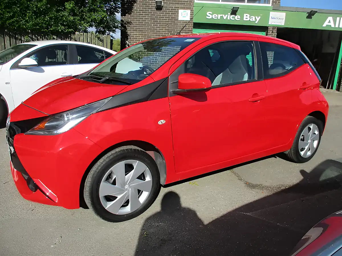 Used 2017 Toyota Aygo X-Play Red - Interior and Exterior details 7