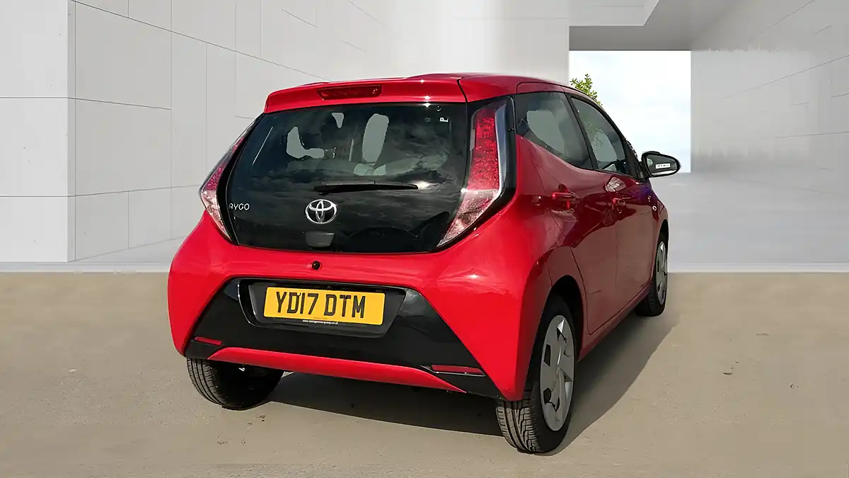 Used 2017 Toyota Aygo X-Play Red - Interior and Exterior details 3