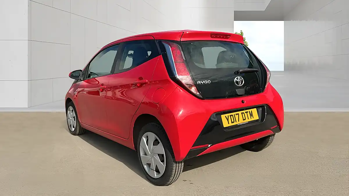 Used 2017 Toyota Aygo X-Play Red - Interior and Exterior details 4