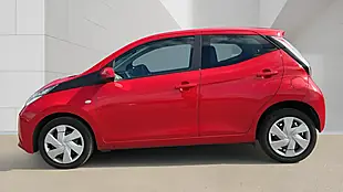 Used 2017 Toyota Aygo X-Play Red - Interior and Exterior details 6