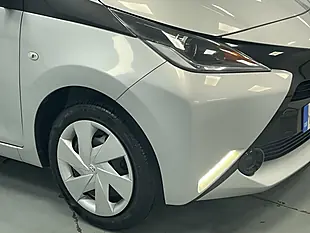 Used 2017 Toyota Aygo X-Play Silver - Interior and Exterior details 13