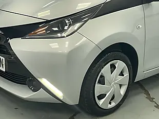 Used 2017 Toyota Aygo X-Play Silver - Interior and Exterior details 14