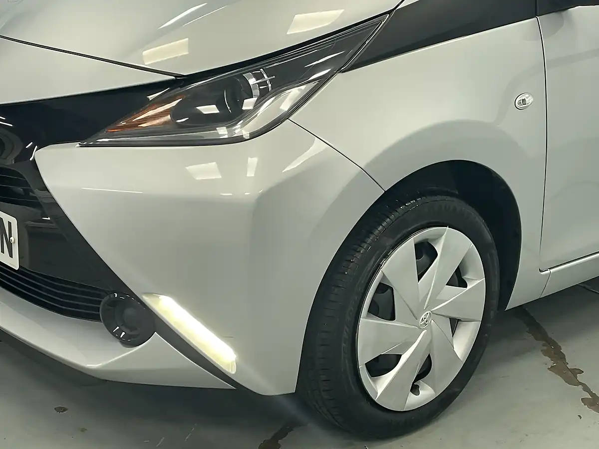 Used 2017 Toyota Aygo X-Play Silver - Interior and Exterior details 14