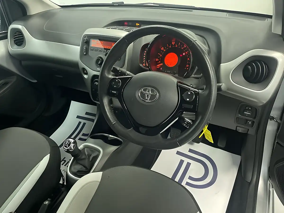 Used 2017 Toyota Aygo X-Play Silver - Interior and Exterior details 15