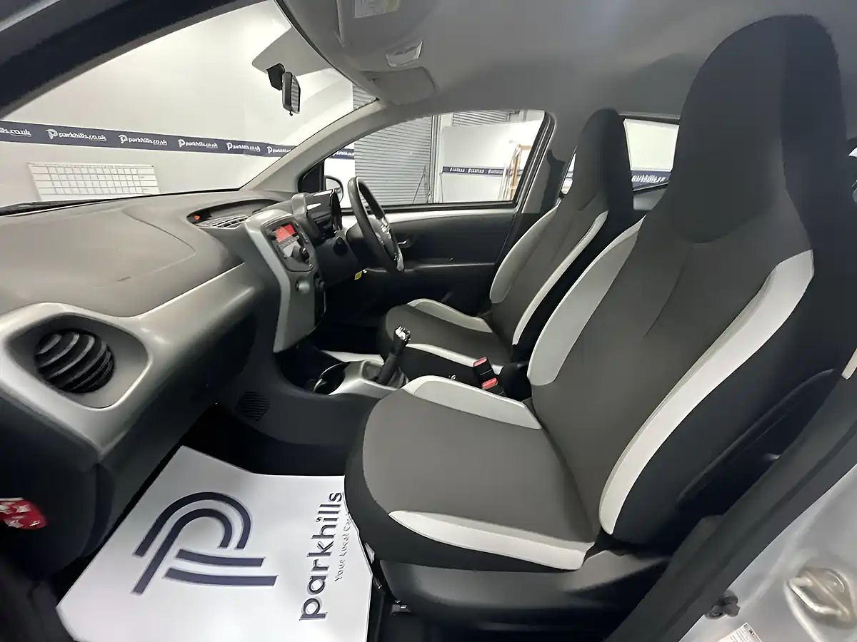 Used 2017 Toyota Aygo X-Play Silver - Interior and Exterior details 5