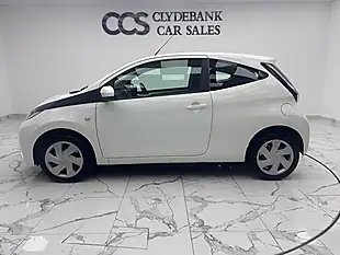Used 2017 Toyota Aygo X-Play White - Interior and Exterior details 10